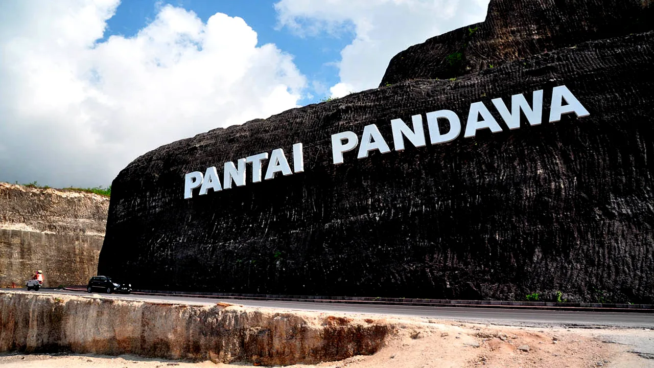 Harga Tiket dan Jam Buka Pantai Pandawa Bali