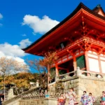 Mengatasi Overtourism Kyoto Hadirkan Bus Ekspres untuk Wisatawan